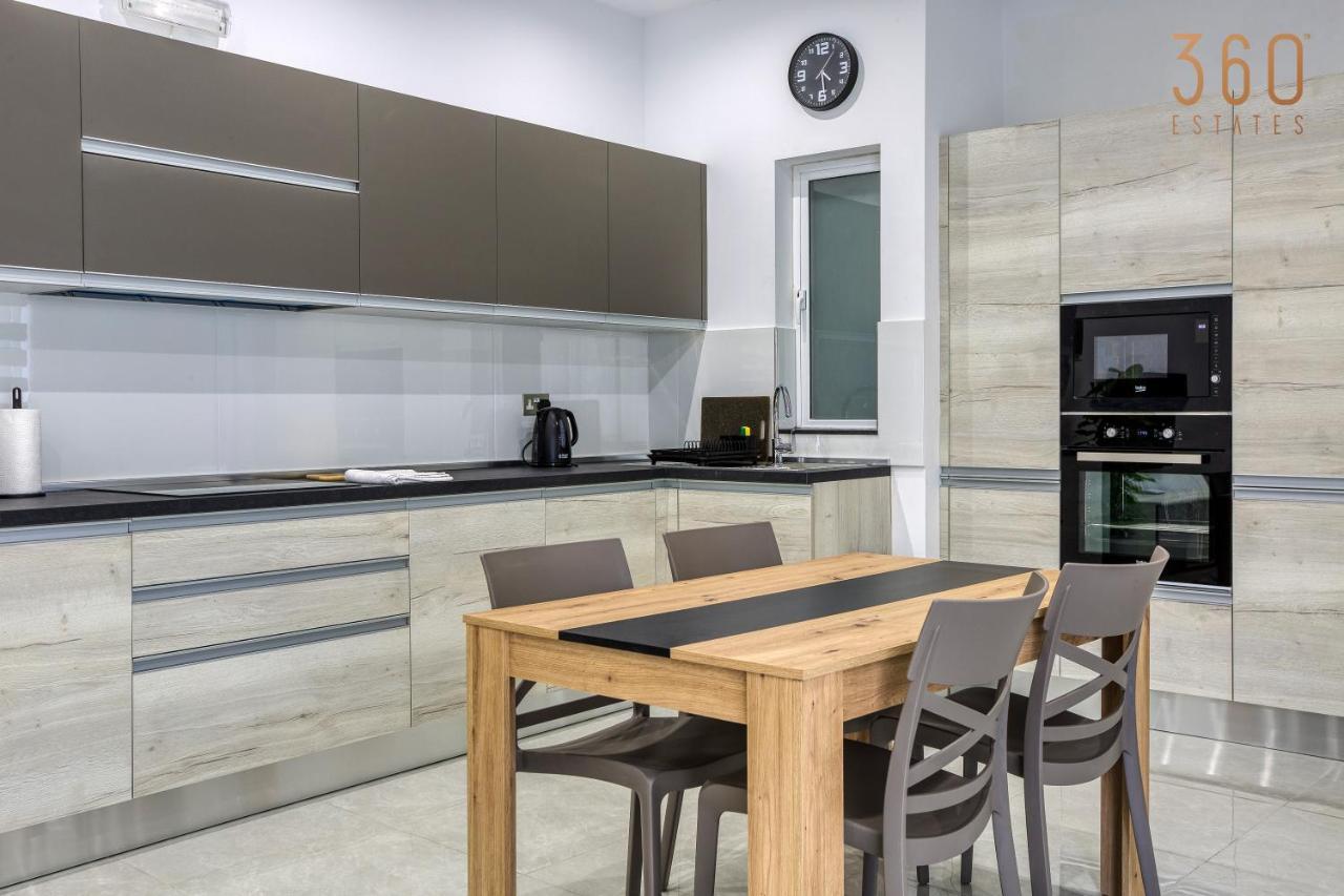 A Lovely 1Br Home With Balcony Just Off The Coast By 360 Estates Saint Julian's エクステリア 写真