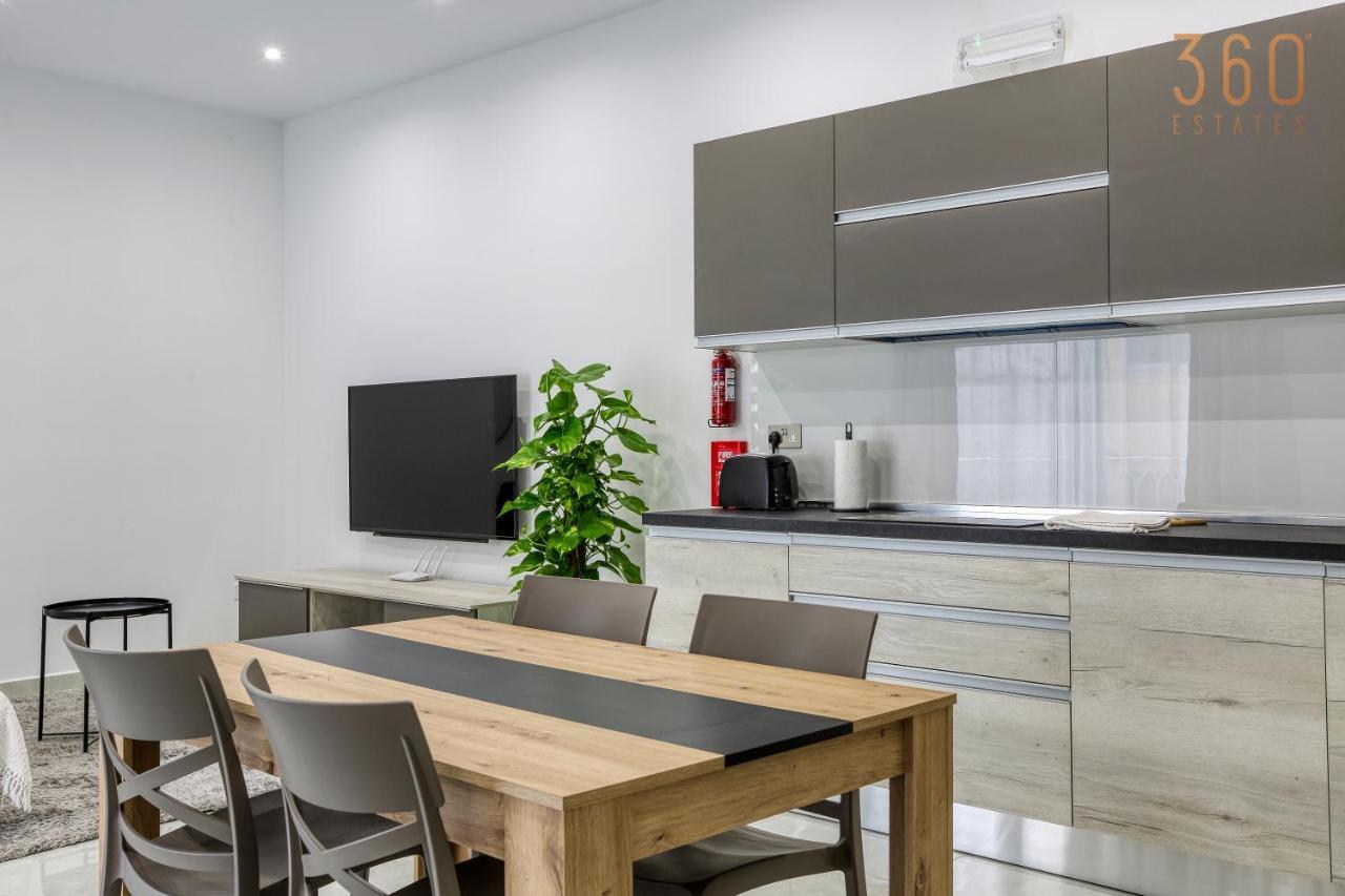 A Lovely 1Br Home With Balcony Just Off The Coast By 360 Estates Saint Julian's エクステリア 写真