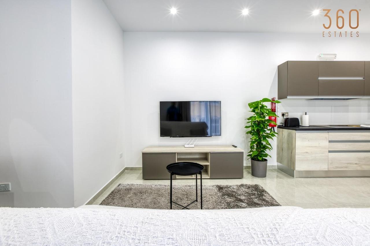 A Lovely 1Br Home With Balcony Just Off The Coast By 360 Estates Saint Julian's エクステリア 写真