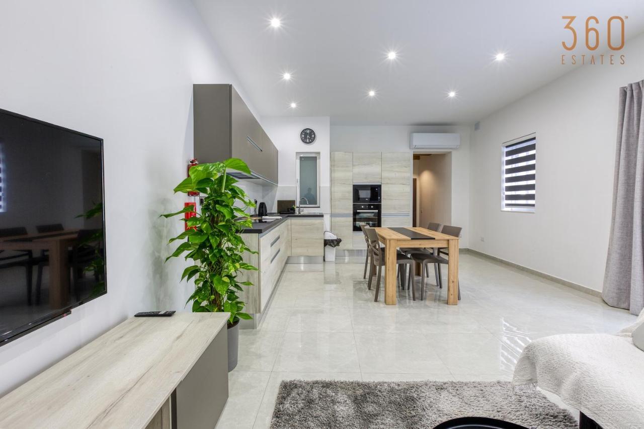 A Lovely 1Br Home With Balcony Just Off The Coast By 360 Estates Saint Julian's エクステリア 写真