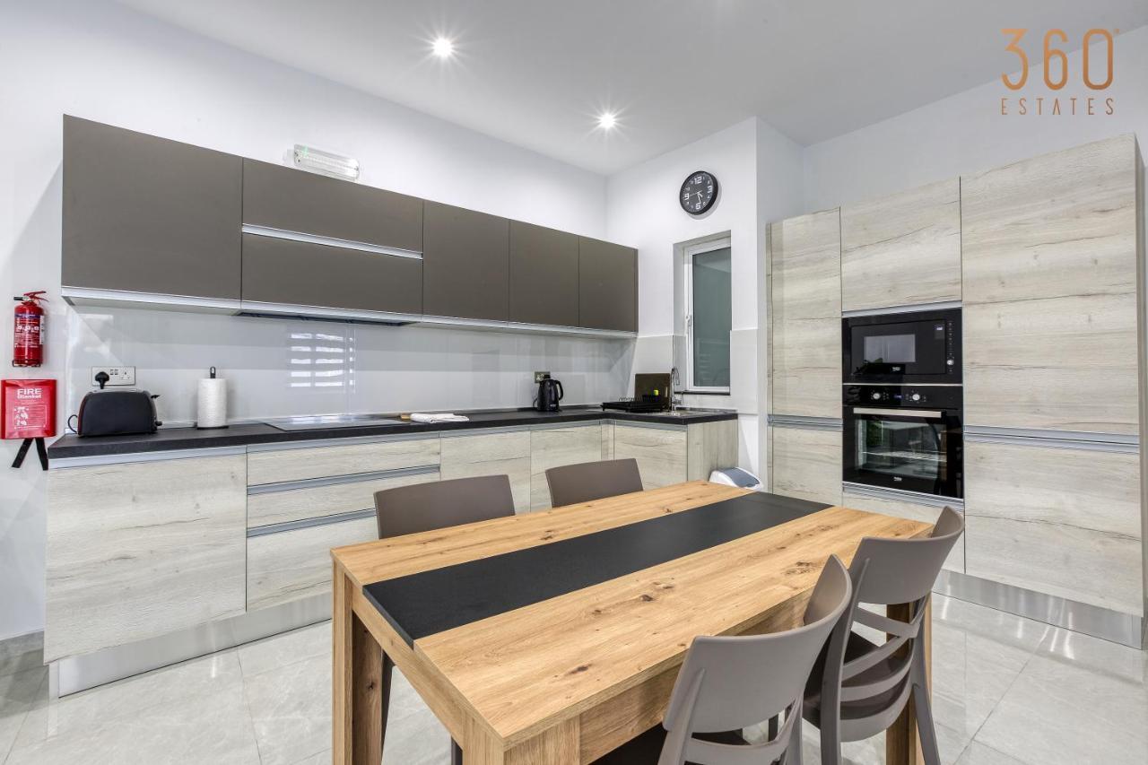 A Lovely 1Br Home With Balcony Just Off The Coast By 360 Estates Saint Julian's エクステリア 写真