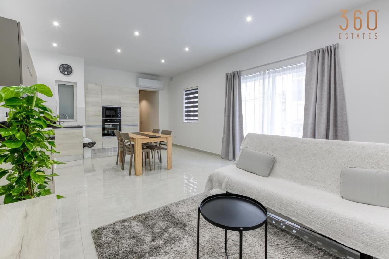 A Lovely 1Br Home With Balcony Just Off The Coast By 360 Estates Saint Julian's エクステリア 写真