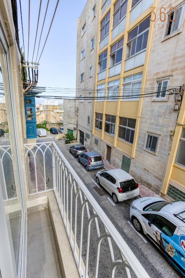 A Lovely 1Br Home With Balcony Just Off The Coast By 360 Estates Saint Julian's エクステリア 写真