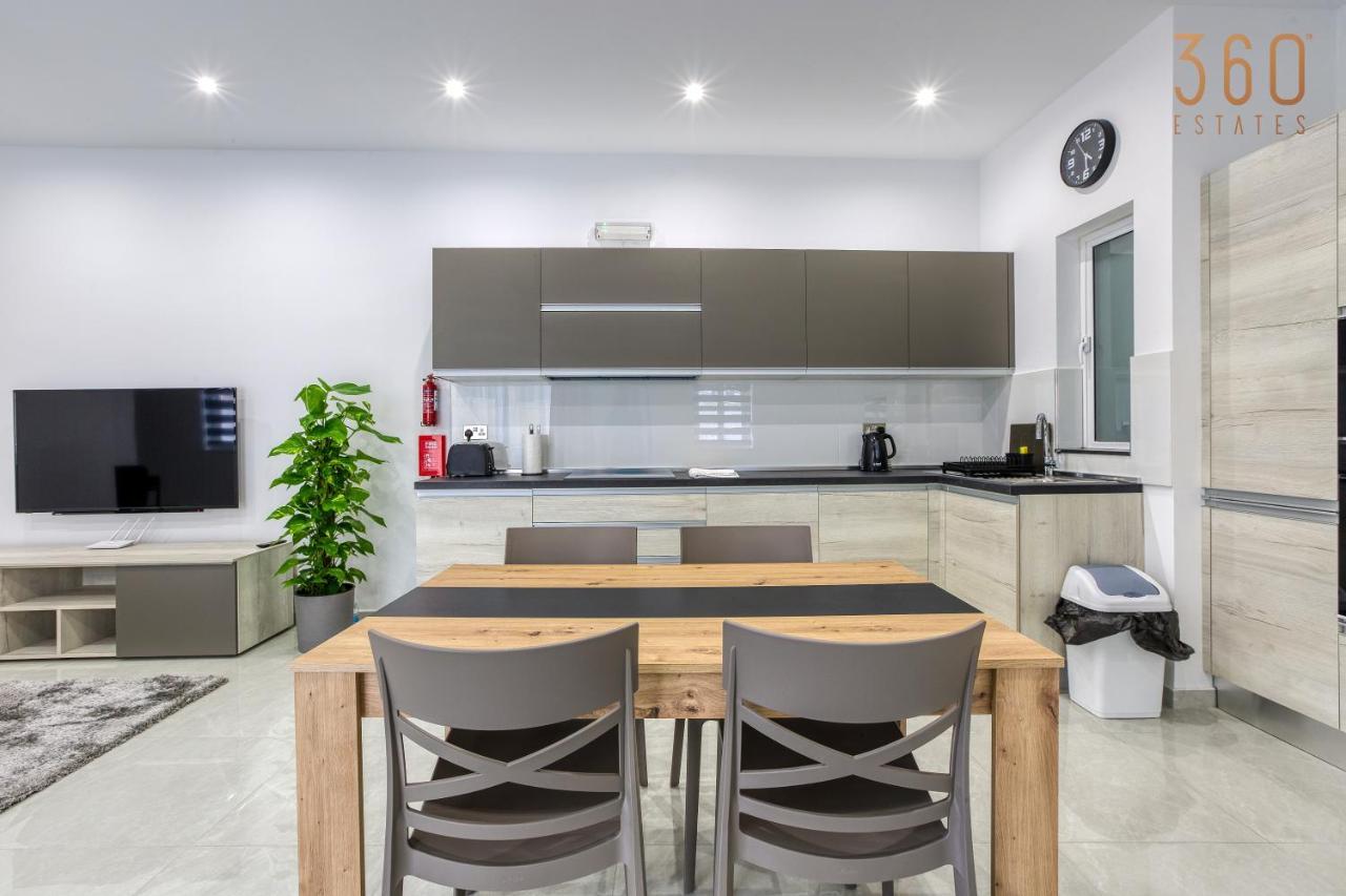 A Lovely 1Br Home With Balcony Just Off The Coast By 360 Estates Saint Julian's エクステリア 写真